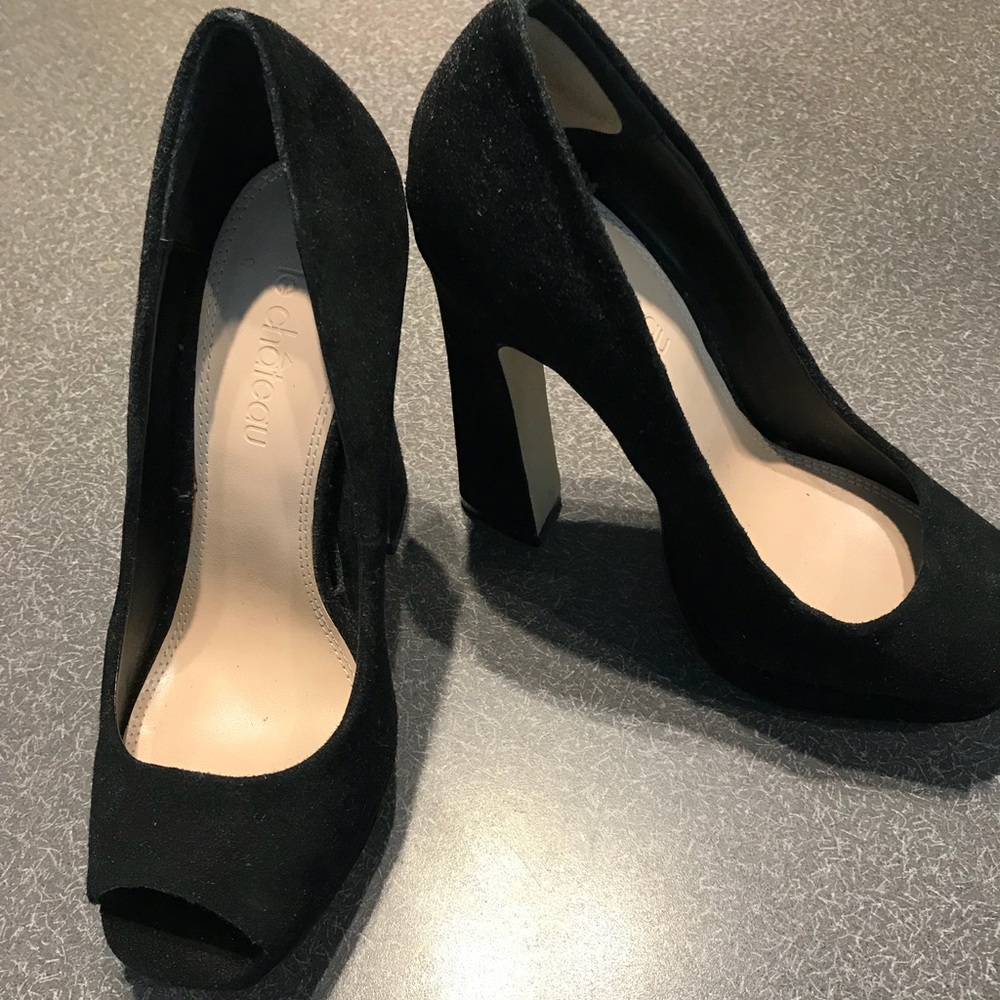 Ladies pumps size 6